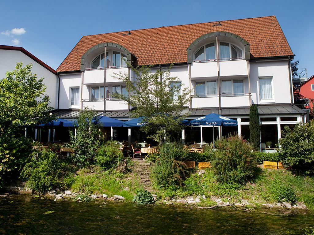 Hotel Kreuz Gaestehaus Und Lauchertbar Mit Terrasse 감메르팅엔 외부 사진