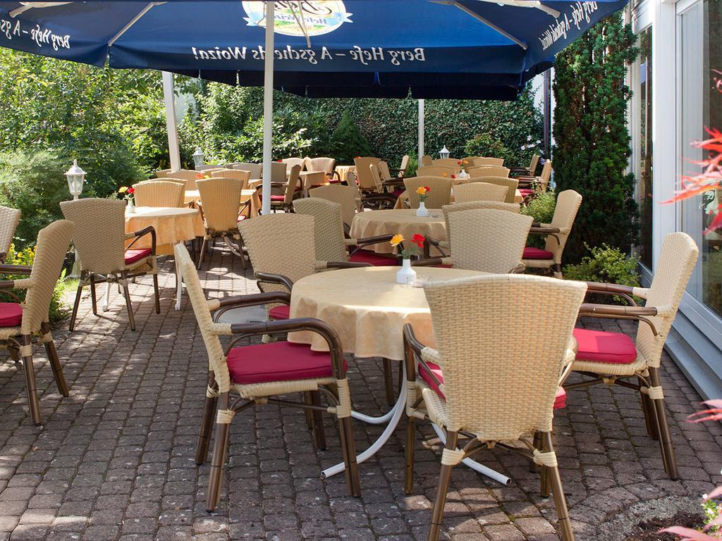 Hotel Kreuz Gaestehaus Und Lauchertbar Mit Terrasse 감메르팅엔 외부 사진